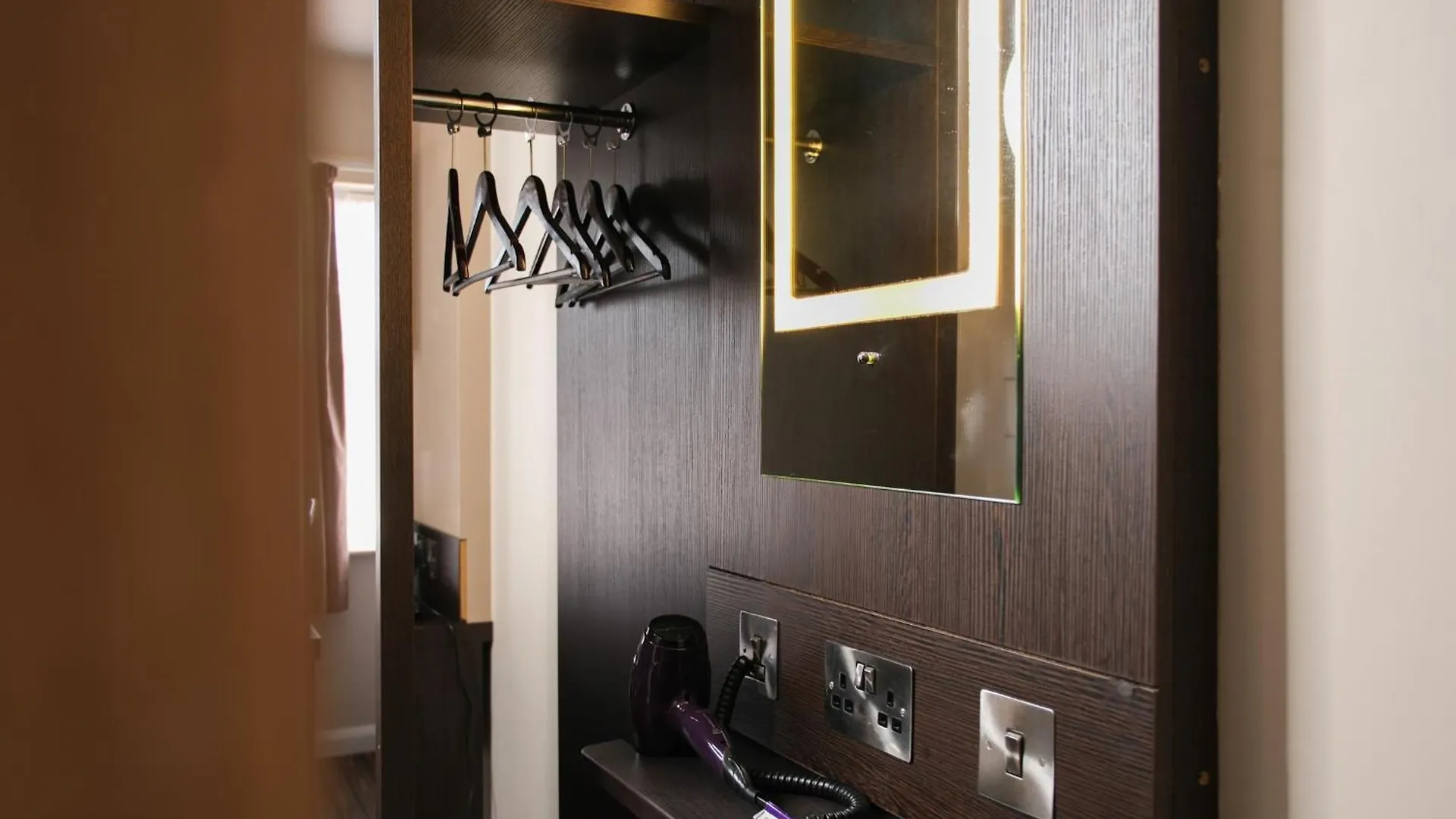 Coach & Horses Hotel Кардифф Великобритания